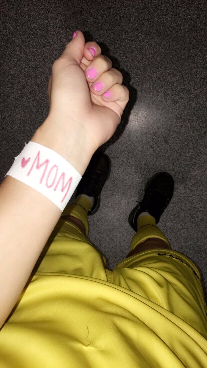 milyreiter12's tweet photo. GAMEDAY & my mommy is in town! Happy Sunday! @OSA_FC #OSAFC 💛💙 https://t.co/nfpV0j1UMf