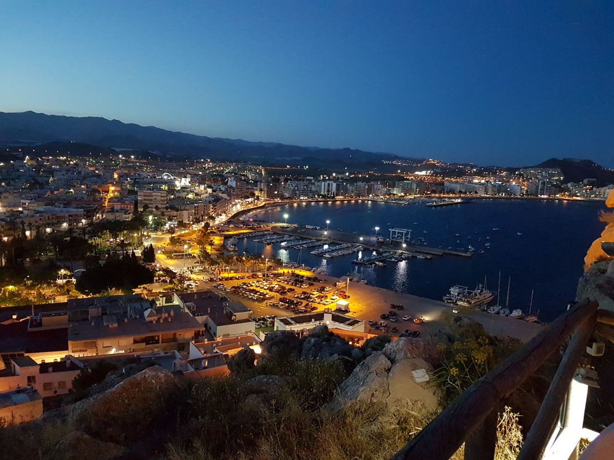 linamm75's tweet photo. Inmejorables vistas y trato exquisito @zocodelmar 
#Águilas https://t.co/pCZq2aza8A
