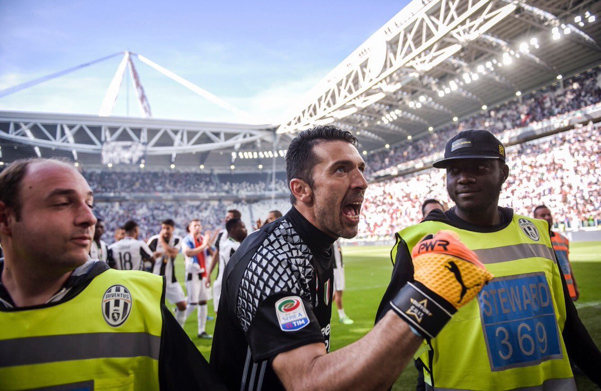 TanoCoccimiglio's tweet photo. ETERNO @gianluigibuffon #Leg6nd #SerieA🇮🇹. Para muchos el mejor arquero de la historia. https://t.co/7rtIOU7UeP