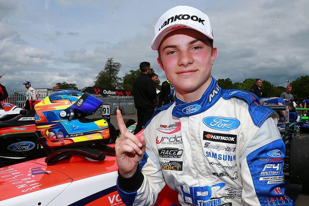 tilleytalks23's tweet photo. Piastri claims maiden British F4 win with TRS Arden. https://t.co/JbaTt6zwDF https://t.co/x1JukVjY4m