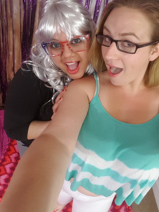 Just shot with @mylatinacrush! Looking forward to this naughty content. Keep an eye out. https://t.c<a class="tags" target="_blank" title="On Twitter" href="/?out=eyJ0eXAiOiJKV1QiLCJhbGciOiJIUzUxMiJ9.eyJpYXQiOjE3MjY2NTI0MTcsImlzcyI6InR3cG9ybnN0YXJzLmNvbSIsIm5iZiI6MTcyNjY1MjQxNywiZXhwIjoxNzU4MTg4NDE3LCJyZWRpcmVjdF91cmwiOiJodHRwczovL3R3aXR0ZXIuY29tL215bGF0aW5hY3J1c2gifQ.TrRAgONpaIVBZLWBfDikk7Jx6wbp3KpP-Go3arpHyK0o61jTRinObwZQ0oVvRH39Pe2pVxbkRpskqKhbLAIJRA">@mylatinacrush</a><a href="/tag/nerdlife"class="tags"><span>#nerdlife</span></a><a href="/tag/housetargeryen"class="tags"><span>#housetargeryen</span></a>