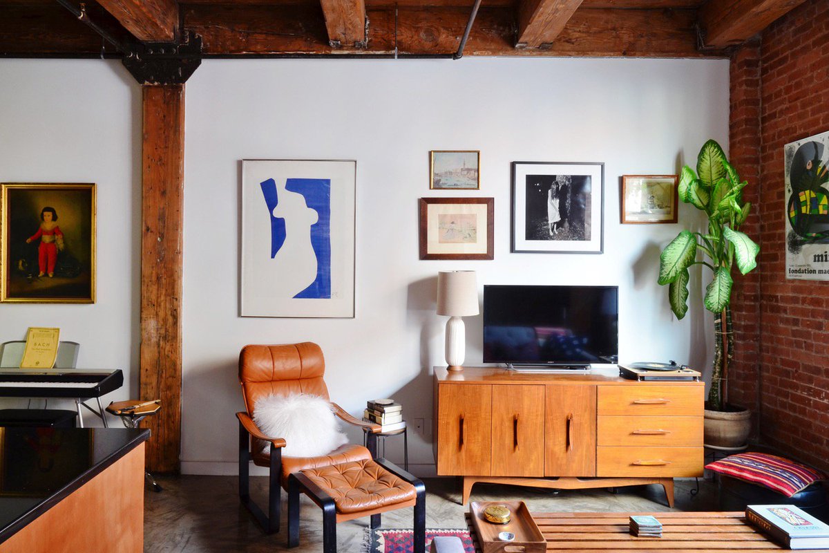 AptTherapy's tweet photo. A "Maximalist Rich Lady" Style Brooklyn Studio — Video House Tour https://t.co/cyTYpoWtSj https://t.co/Wkg2AhWMm4