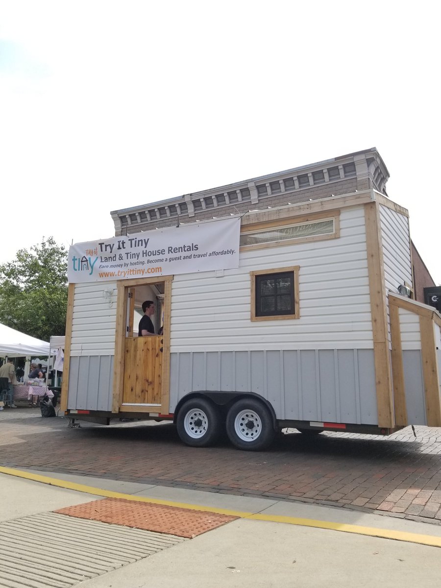 m_daniels13's tweet photo. HUGE thanks: Zionsville Chamber &amp; @z_WORKS4U for the amazing Brick St mkt yday! This town supports startups! @ZionsvilleIN #betterinboone https://t.co/NHwAOMXPNt