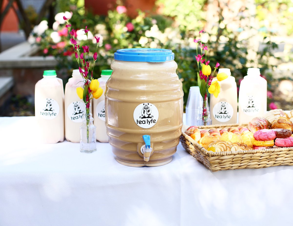 tealyfedrinks's tweet photo. #tealyfe party size #horchata #VietChata https://t.co/8n5P3O7pUe
