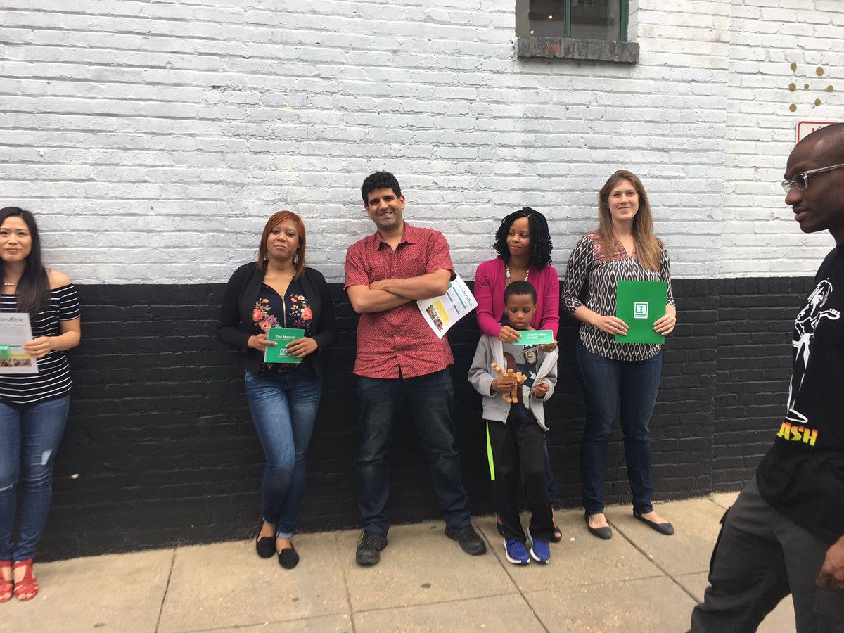 HustleFundBaby's tweet photo. Hanging out with the cool kids! @erinhmckinney @monicahkang @esteem_logic @chasityscooper @shanaymiles #CreativeJump #Spark #Diversity https://t.co/S1HOqU4Hz2