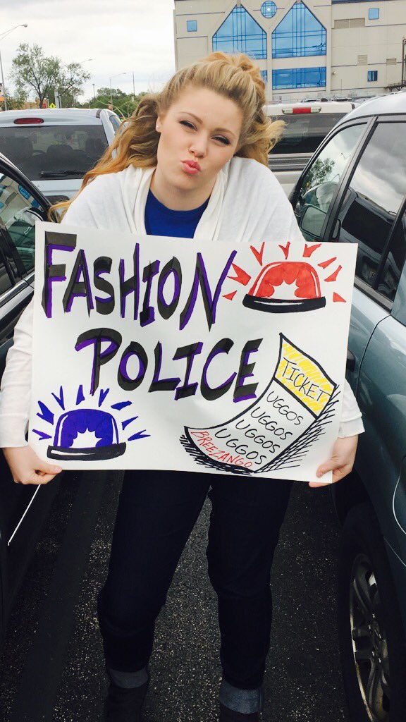 TooTallTilly16's tweet photo. Hoping to see new tag team champs tonight! @WWEFandango @MmmGorgeous #ourdayoneisH #fashionpolice 💋💄👮🏻 https://t.co/6iMgJzUiv6