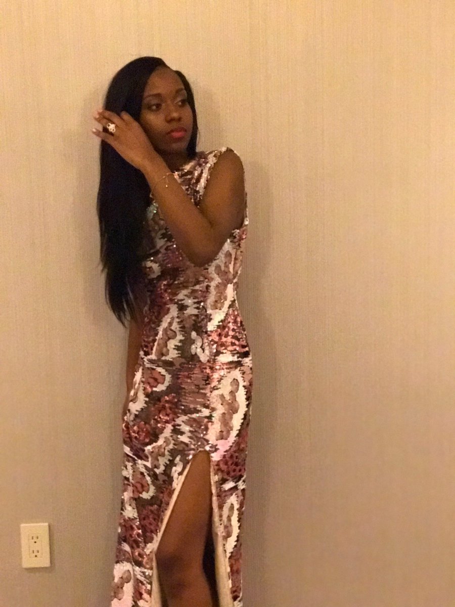 _xitsangie's tweet photo. Steve missed out on a catch so now he's madden ๐ #MLECProm #Prom2k17 https://t.co/21vaFJYOCQ