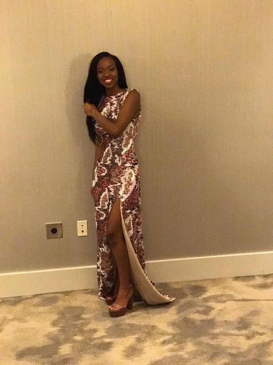 _xitsangie's tweet photo. Steve missed out on a catch so now he's madden ๐ #MLECProm #Prom2k17 https://t.co/21vaFJYOCQ