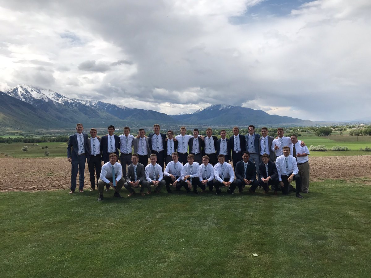 brady_lewis98's tweet photo. Honored to start off this group. Coming at you from SFHS, going to change the world. https://t.co/nQvjQ3GHNw