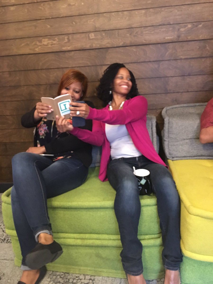 HustleFundBaby's tweet photo. Hanging out with the cool @InnovatorsBox fans! @erinhmckinney @esteem_logic @chasityscooper @shanaymiles #CreativeJump #Spark #Diversity https://t.co/xUBIufnxZp