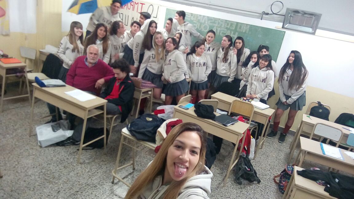 Promoveinte17's tweet photo. PRESENTACIÓN DE CAMPERAS - INSTITUTO MAGDALENA ABRAIN, LANÚS https://t.co/asxWEob5pf