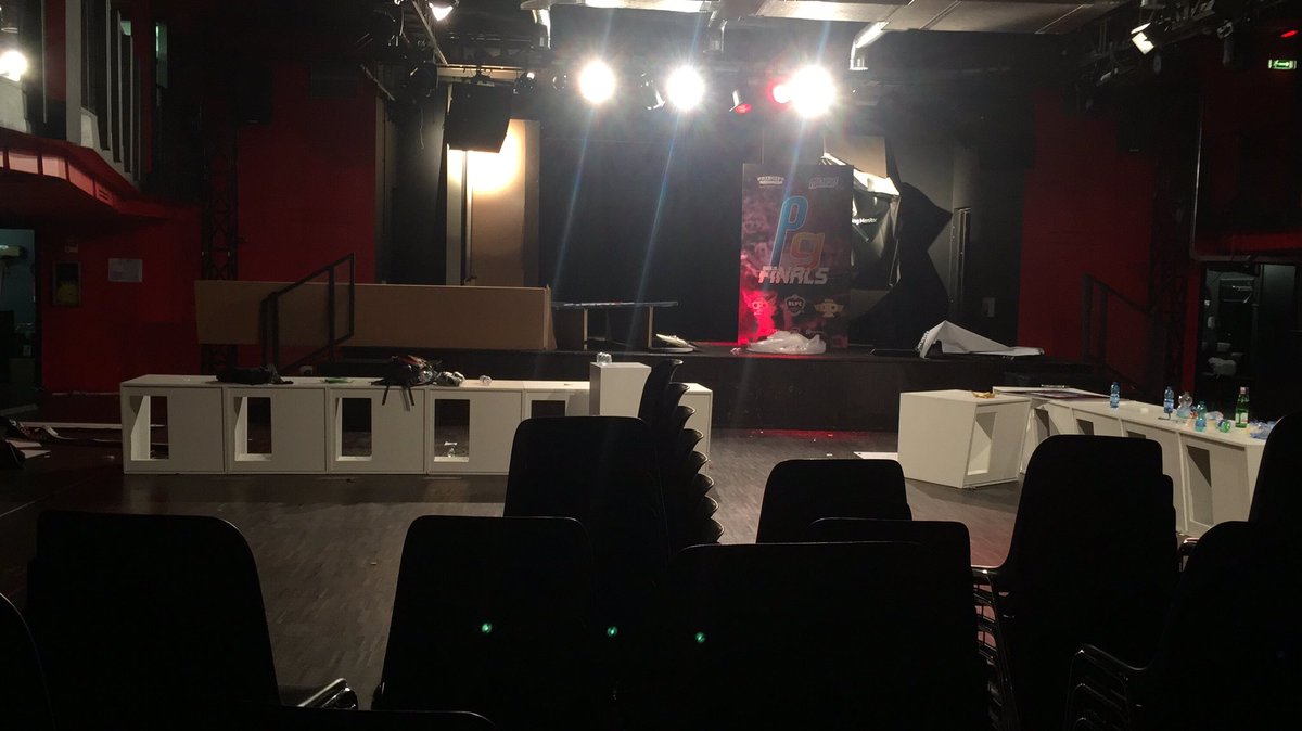 fumigigio's tweet photo. Tre giorni fantastici, sento ancora le urla e la tensione!! #eSports #CPC #3STAGE #PGFinals #pgproductions https://t.co/cMvJw8bbAt