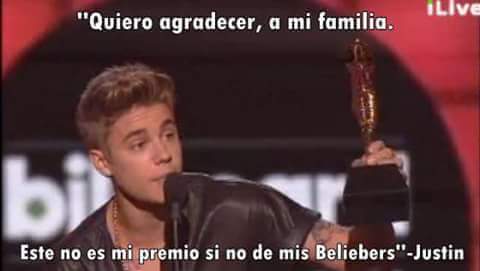 FlorDeBelieber's tweet photo. TENGAMOS UN MINUTO DE SILENCIO HACE 4 AÑOS JUSTIN ESTABA EN LOS BBMA'S Y FUE ABUCHEADO 
#JustinBBMAs https://t.co/AVw59d2ygV