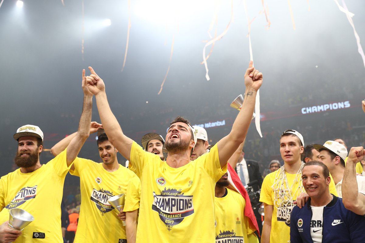 DİLİMDE ŞARKILARIN GÜNDÜZ GECE! #FENER4GLORY