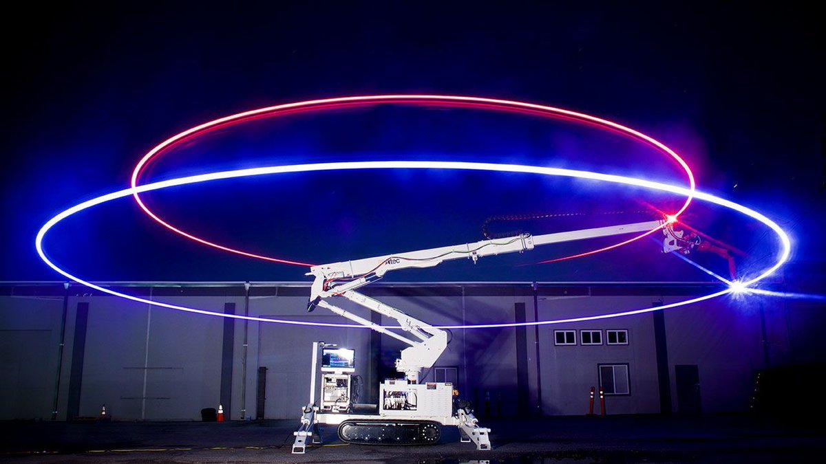 news_bionic's tweet photo. Watch this robot construct the world’s biggest bot-made building by itself https://t.co/9jq8QteXlJ #robots #tech #robotics https://t.co/46600yKknL