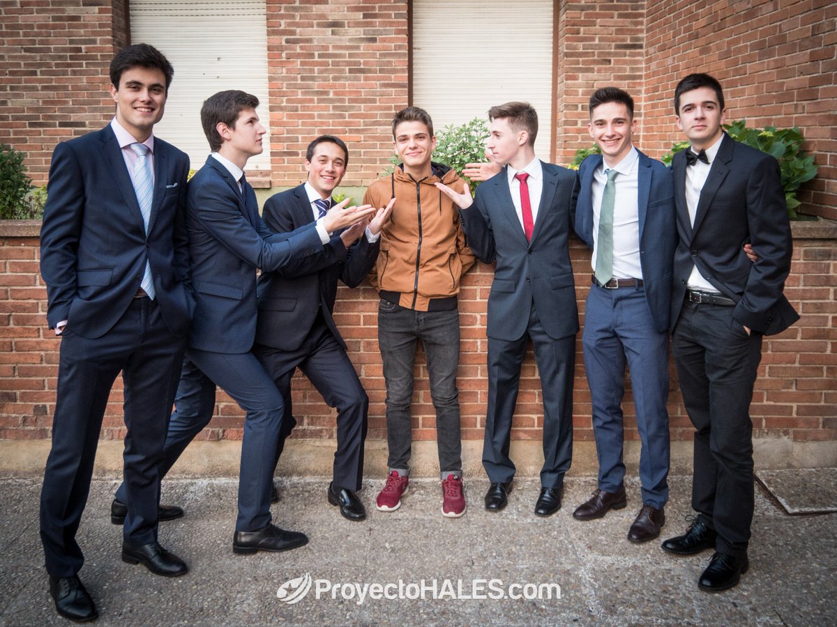 HALESmedia's tweet photo. El otro día celebramos la Graduación de la XXXVIII Promoción de @teresianaspampl. Fotografía HALES https://t.co/oS6PaYDwwl. ¡Enhorabuena! https://t.co/vSo6FuyT2O