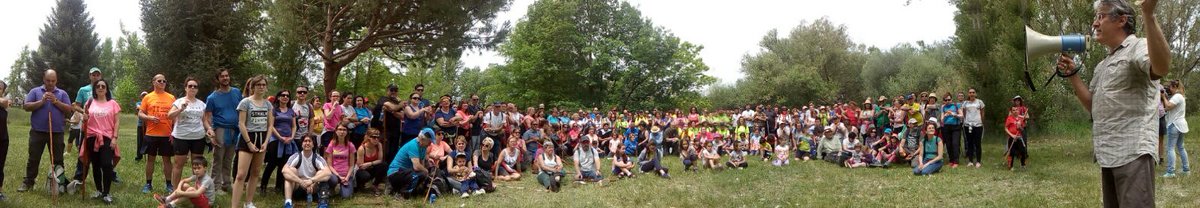 juzbadoayto's tweet photo. Nos quedamos con esta fotografía de familia tras la concurrida I marcha del Tormes. #Juzbado #Valverdón #Almenara https://t.co/yTrHty4OtB