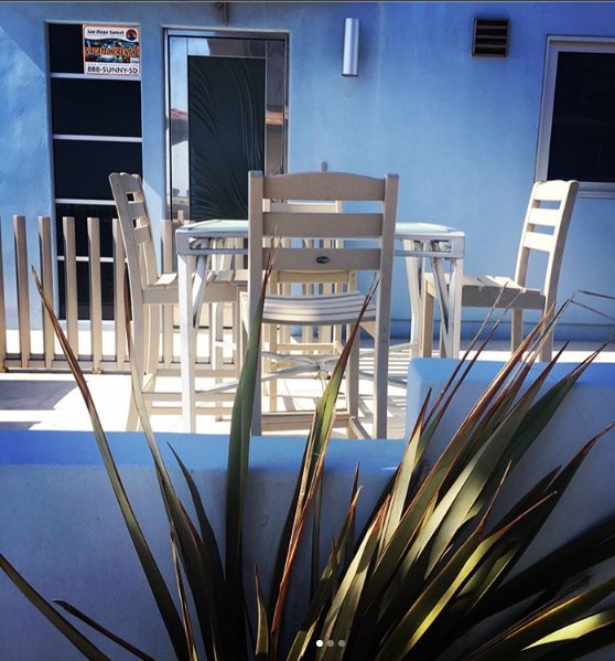 SkylarsHome's tweet photo. #outdoorfurniture #sandcolor #beachlife #ecofriendly #patiogoals #patiostyle #outdoorliving #coastal #beachlife #allweatherfurniture https://t.co/ccxte7lCeD