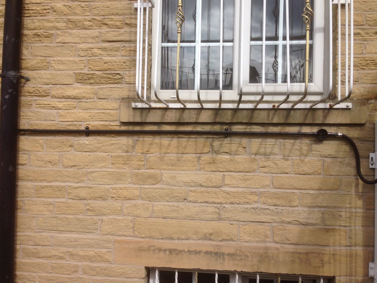 sgslocksmith's tweet photo. Magnetic lock fitted to the Wool merchant Hotel back gates, today. https://t.co/cDZRjCk1HI