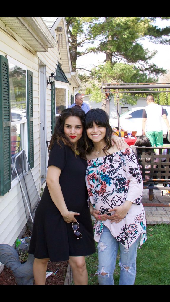 MataJenny's tweet photo. Being prego with ur sissy 😍 https://t.co/fyiEr20zPR