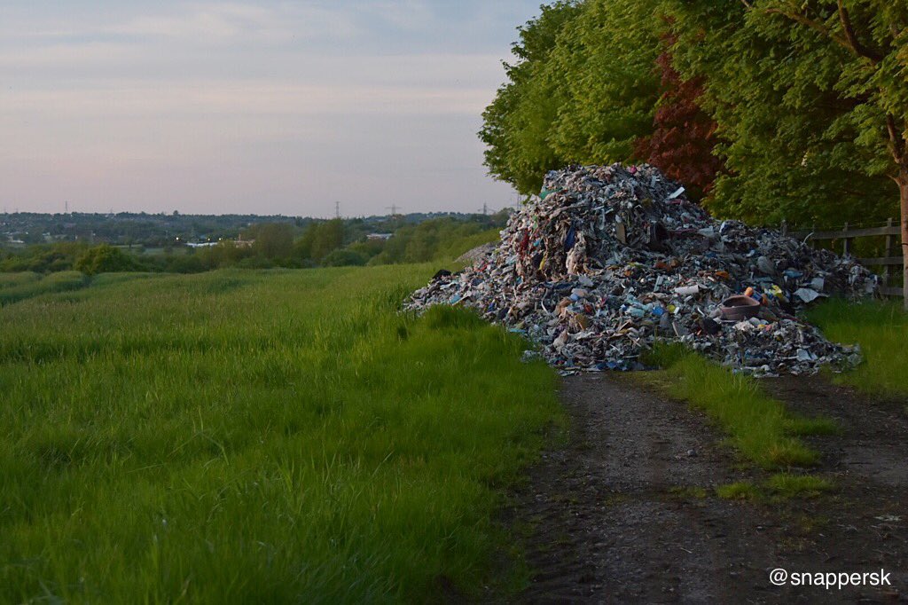 snappersk's tweet photo. There is #FlyTipping and then there is this.. #YewTreeLane  #Birmingham #M5 #Criminal #CountrySide https://t.co/x2JS5yzASU