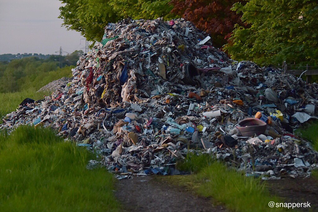 snappersk's tweet photo. There is #FlyTipping and then there is this.. #YewTreeLane  #Birmingham #M5 #Criminal #CountrySide https://t.co/x2JS5yzASU