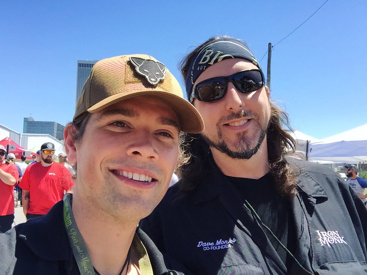 TheHopJam's tweet photo. Look who we found! @HANSONBrosBeer + @IronMonkBeer take on #thehopjam2017. https://t.co/0fDQmS4ekN