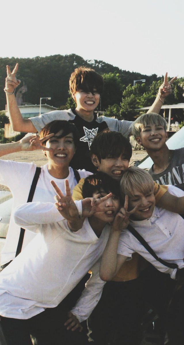 jinhsoft's tweet photo. RT to vote for @BTS_twt for Top Social Artist  #BBMAs! #BTSBBMAs 

I LOVE THEM TO THE MOON AND BACK https://t.co/qdwRHgm2Ap