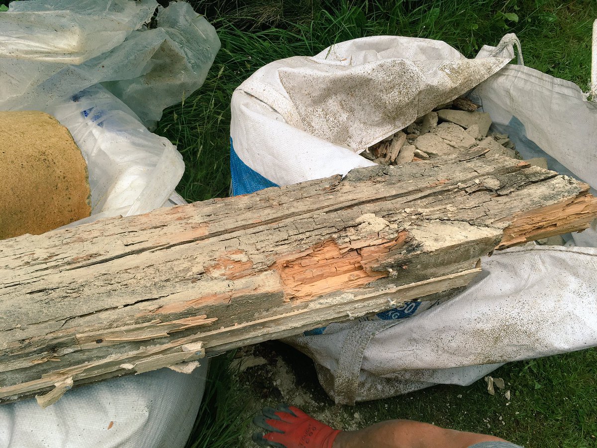 keystoneandlime's tweet image. A good example of why we shouldn&apos;t use cement renders on our stone buildings. Lintels rotten through! Restoration begins...