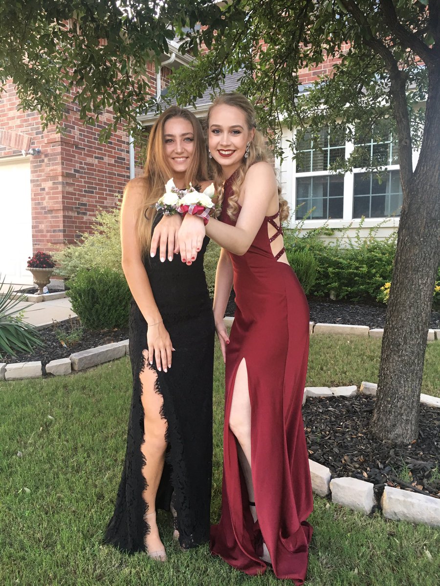 MsWilson03's tweet photo. When you know the two most beautiful Girls in the world...inside and out. β€οΈBFFs since the 6th grade! #ctms #nhsprom #brillianceandbeauty https://t.co/qan8cyHAcR