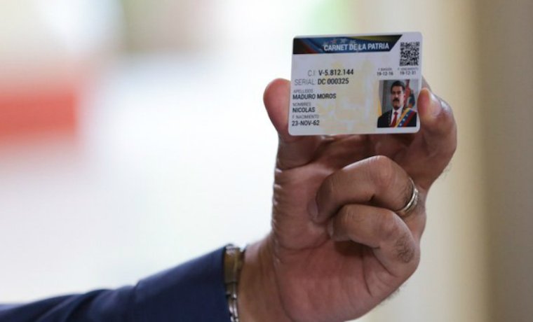 CaraotaDigital's tweet photo. Para usar el Metro próximamente habrá que tener carnet de la patria https://t.co/m212xqoCLQ https://t.co/QM6OOJ2dZN