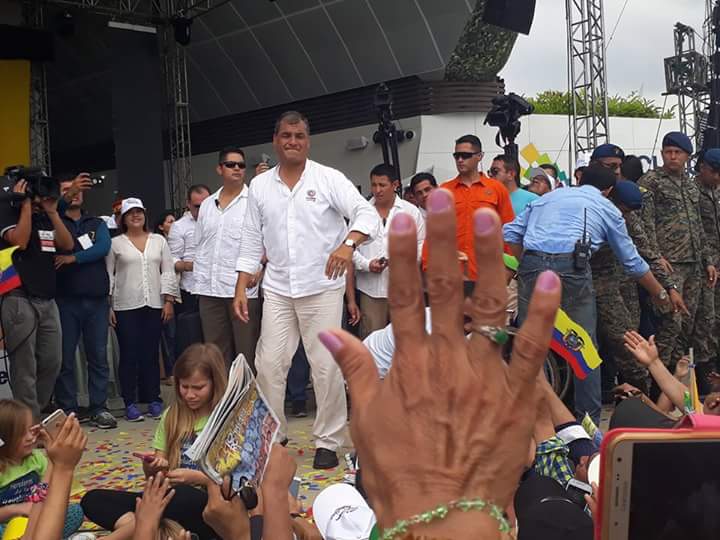 FRG_2017's tweet photo. Dispuestos a #DefenderTuLegado @MashiRafael @FRG_2017 @SofiaEspin35 @pameaguirre1 @maggm3 @elmoro_83 @Guerrer0Digital https://t.co/sNToYuYzvR