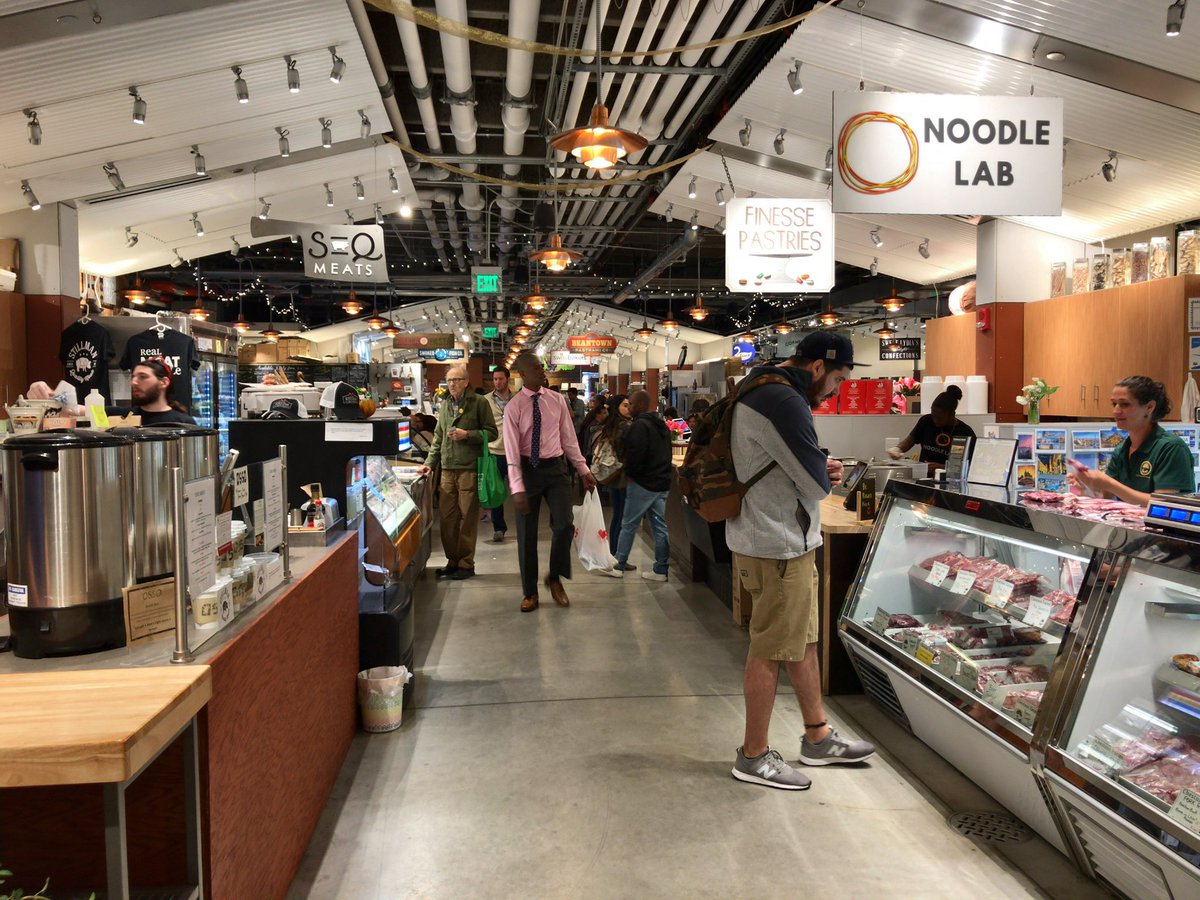 squelchtail's tweet photo. 以前ボストンに来た時にはまだなかったBoston Public Market。クラムチャウダー美味しすぎ！*\(^o^)/* https://t.co/1VyQ9BDw6M