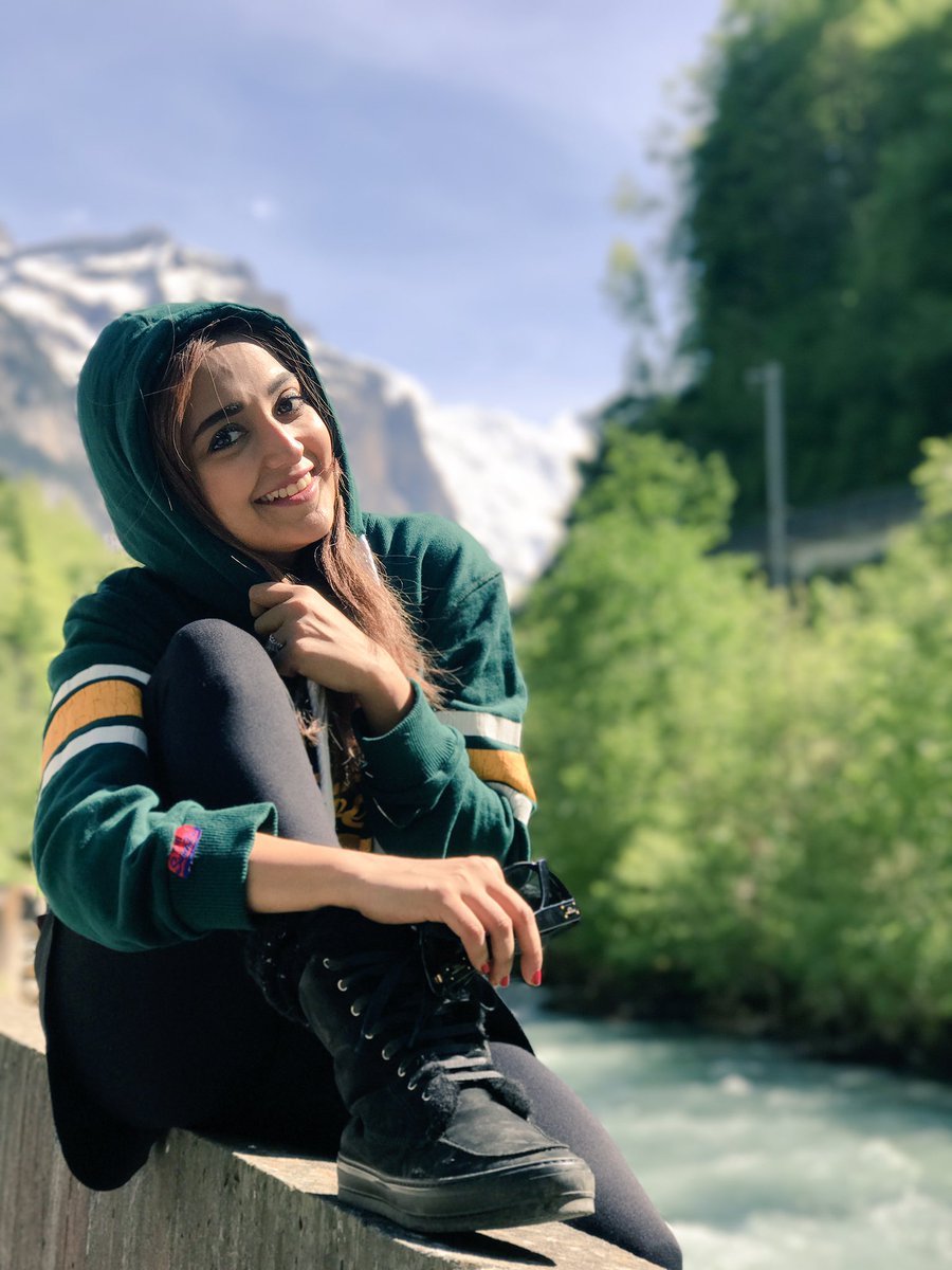 monalithakur03's tweet photo. Detoxifying my mind before jumping into chaos!! 🙏🏻🤓 https://t.co/5317Kn7fKX
