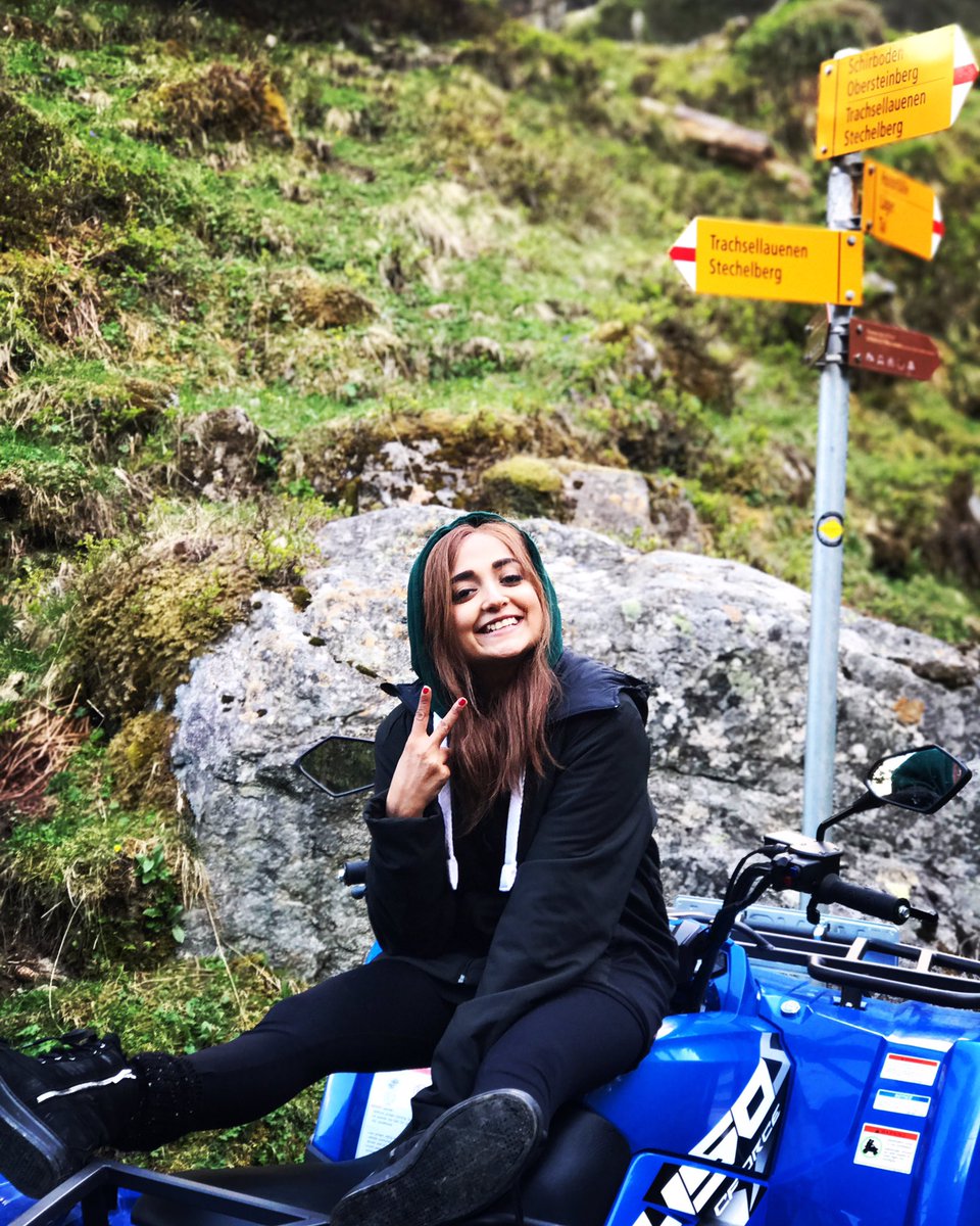 monalithakur03's tweet photo. Detoxifying my mind before jumping into chaos!! 🙏🏻🤓 https://t.co/5317Kn7fKX
