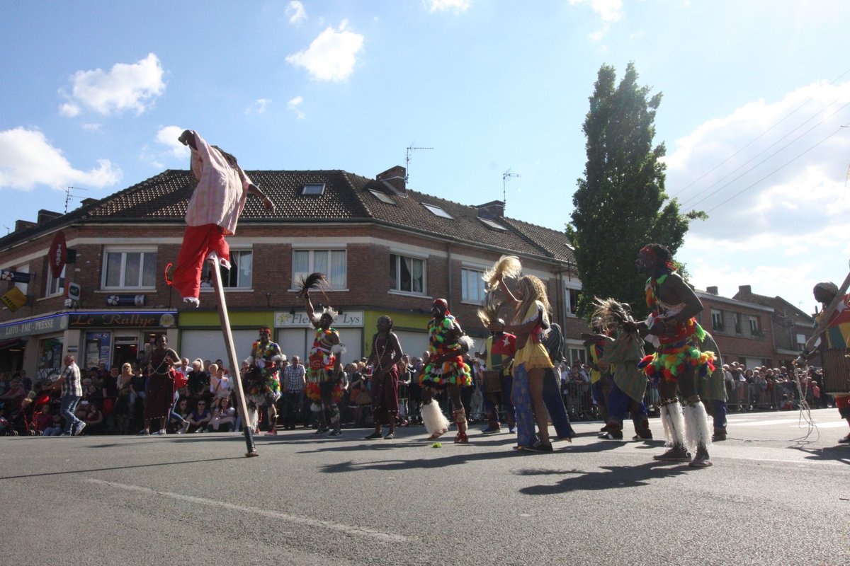 FrancoisGrz's tweet photo. Défilé de #Sigebert
#LambresLesDouai - 21 Mai 2017 https://t.co/gS9kJ0YYxF