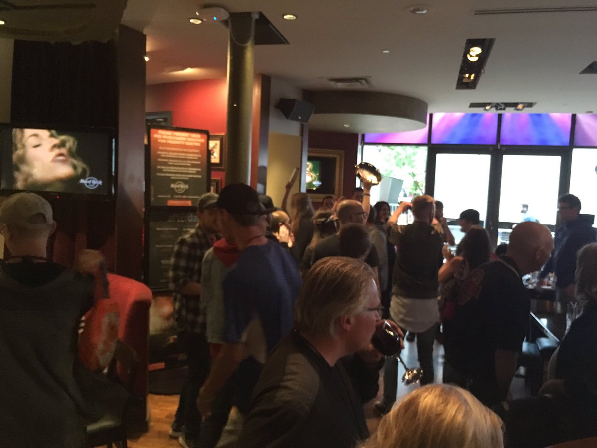 We will miss you! #ThankYouToronto #farewell friends #thisisyongestreet