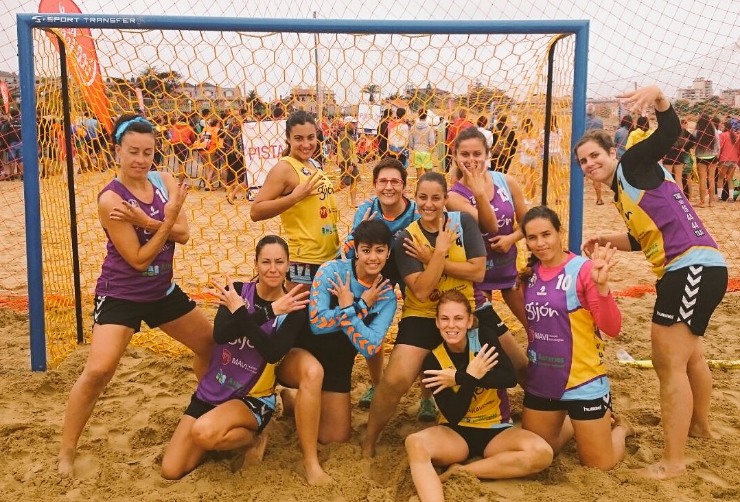 SunsetArbeyal's tweet photo. Ganas de playa! Contando los días! #beachhandball #sunsetgirls #noquedaná https://t.co/3t8NVxwjSN