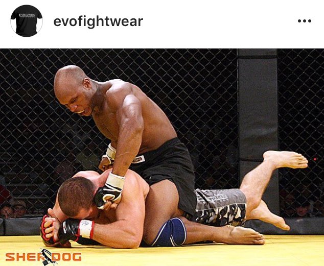 EvoFightwear's tweet photo. Congrats to @LDV_TheSwarm @BellatorMMA #ukmma #bellatorlondon #Bellator179 #mma #submission #teamMMA4life #evolutionfightwear #MMAFighter https://t.co/jtb8GjU39Y