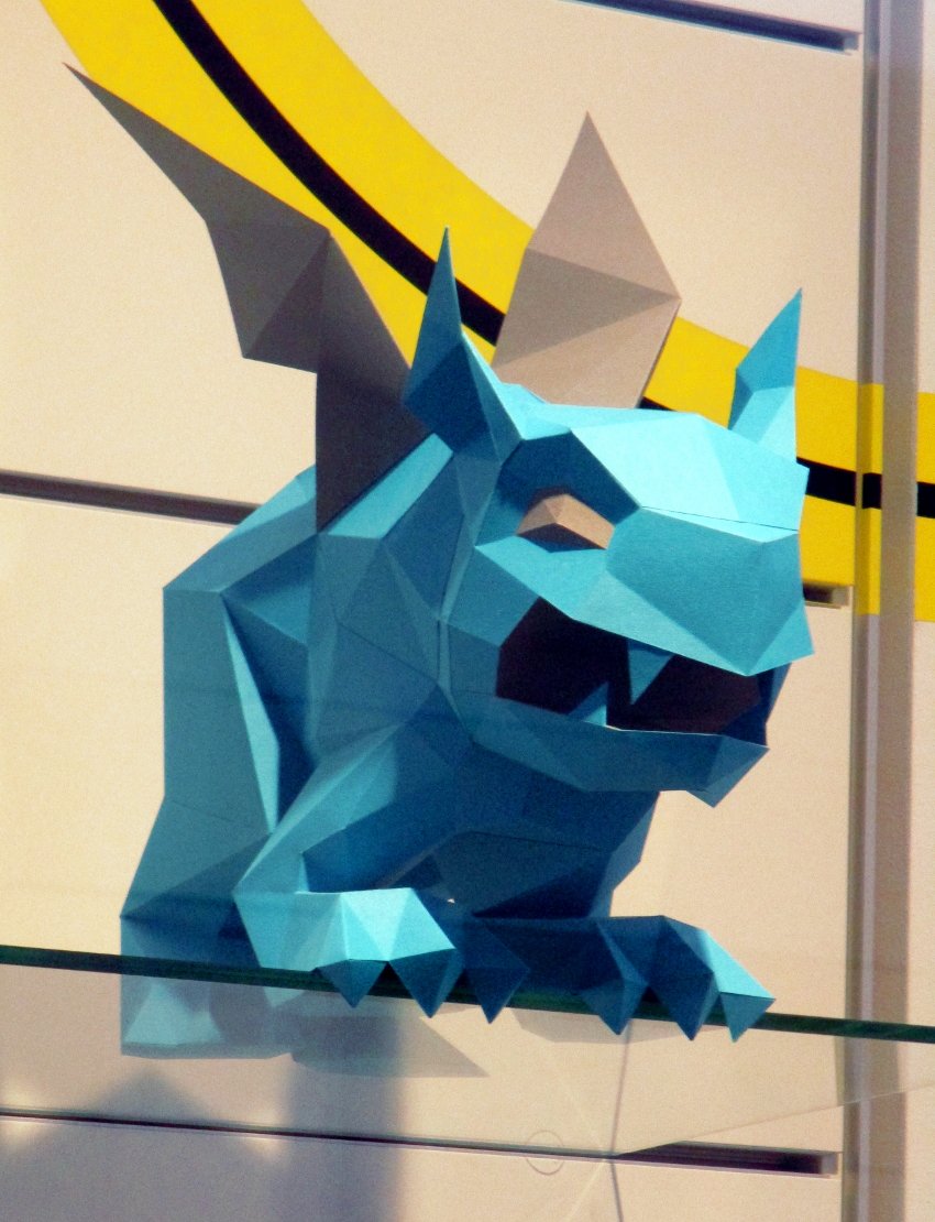 paperesk's tweet photo. Check out the brand new papercraft Gargoyle at https://t.co/62l2tZ74MQ happy crafting! #arts #crafting #gothic #lowpoly #papercraft https://t.co/Q13c9kC6ey