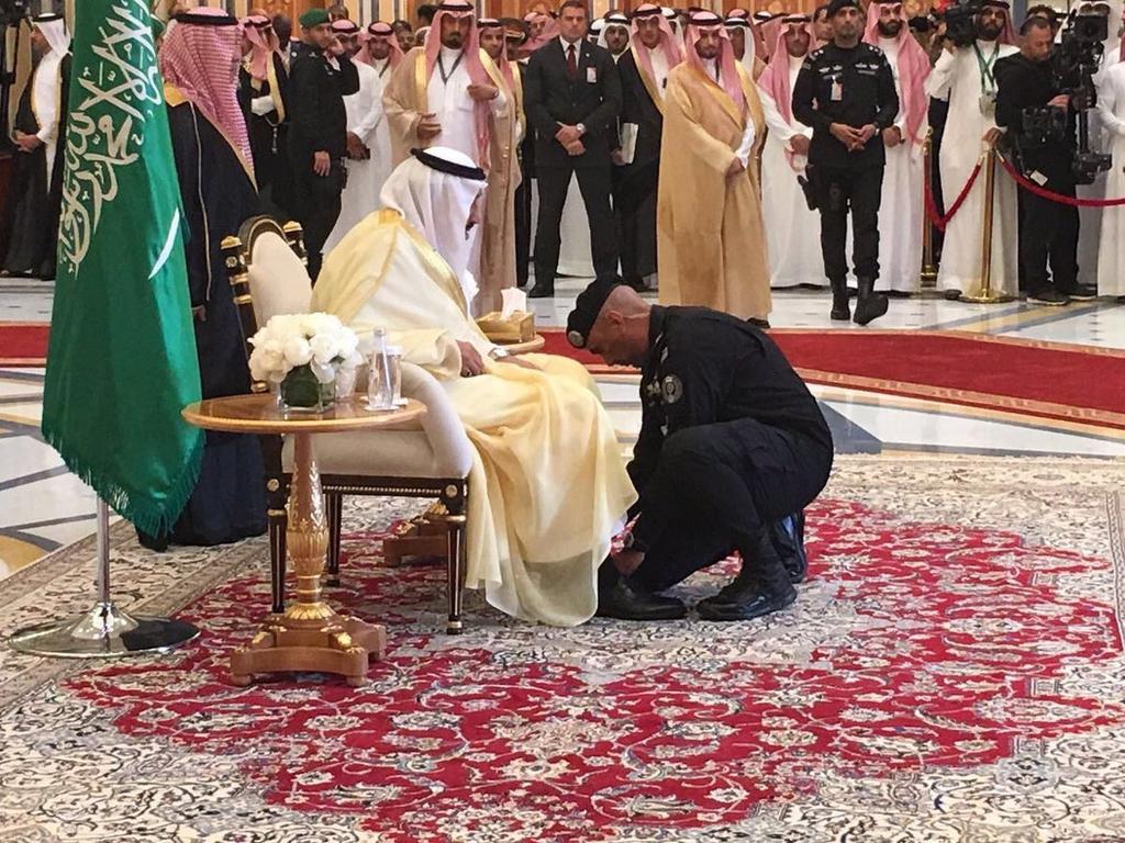 rahat50761's tweet photo. اللهم وفق امامنا وولي أمرنا #خادم_الحرمين_الشريفين #الملك_سلمان  لماتحب وترضى وخذ بناصيته للبر والتقوى ونائبيه واعزهم بالاسلام ياقوي ياعزيز https://t.co/MXWiv0o9JW
