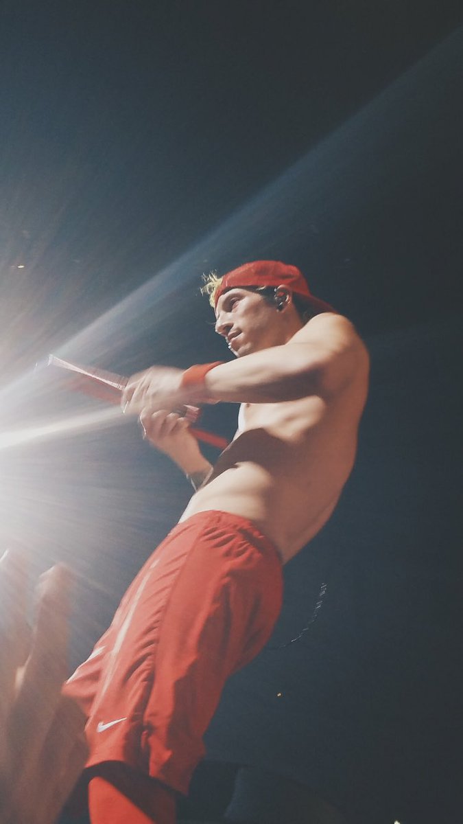 clique_portugal's tweet photo. Can we reach 500 rt's for our boys? FPE #topBBMAs https://t.co/5n8BP0HTUt