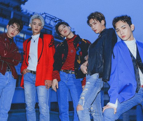 aesthetic_minho's tweet photo. "A formula that will never be broken for a lifetime: SHINee + SHINee World = ♥ 🖤" ~Minho 

#9파티 
#샤이니9주년 
#SHINee9thAnniversary https://t.co/y9xxLEQXKQ