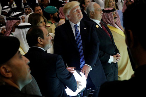 President Trump put his hands on a glowing orb in Saudi Arabia and people made a whole lot of jokes bzfd.it/2qJ74Gs