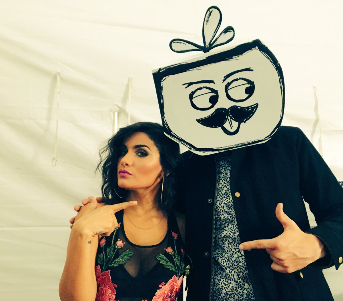 SrToronjo's tweet photo. Con lo más lindo del #CunFest2017 @MartinaMusica https://t.co/HEZ1ry9LCb