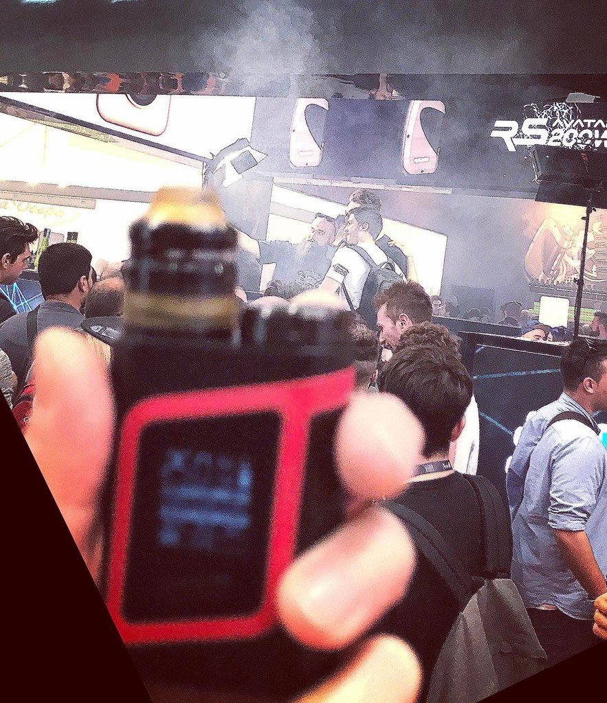 vape_foggy's tweet photo. dream space
#電子タバコ #vape #電タバ #vaping #vapelife #電子タバコ専門店 #ベイプ #ecig #bombertech #pindadrdta #smok #al85 #vapitaly https://t.co/hbtxnQwCjS https://t.co/AGBIsvCD3s