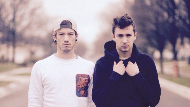 TOPVOTlNGSTATS's tweet photo. 2 #topBBMAs https://t.co/CYTw1NybDQ