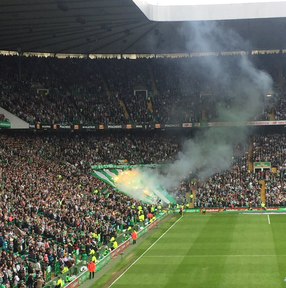 paulg1986's tweet photo. @GBUTLR2006 Green brigade today outstanding! 👏👏👏 https://t.co/ftf7xZ3reL