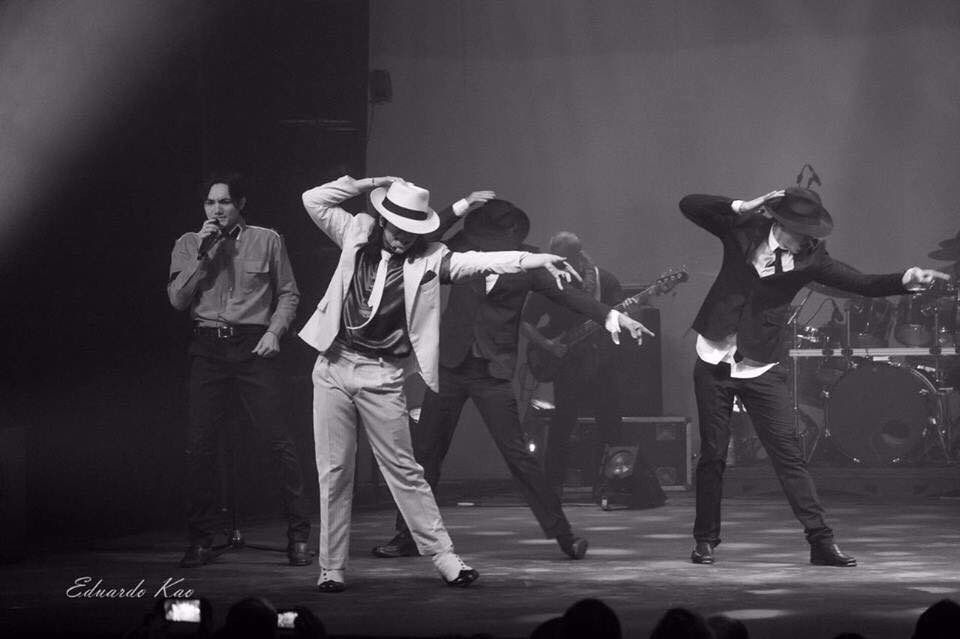RicardoWalker's tweet photo. Galera de Santo Andre, SP, muito obrigado pela presença na estreia do nosso show "The Legend"!! https://t.co/XKSl4e1HKn