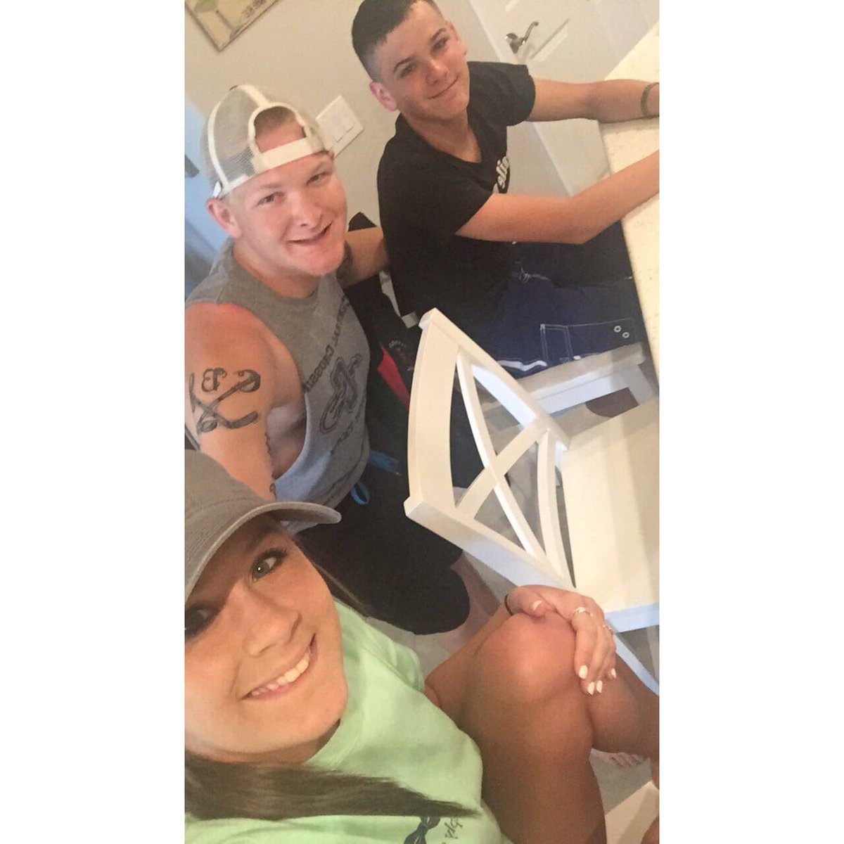 Kaylaplageman's tweet photo. Day two in paradise ☀️ https://t.co/8pM4oZAciV